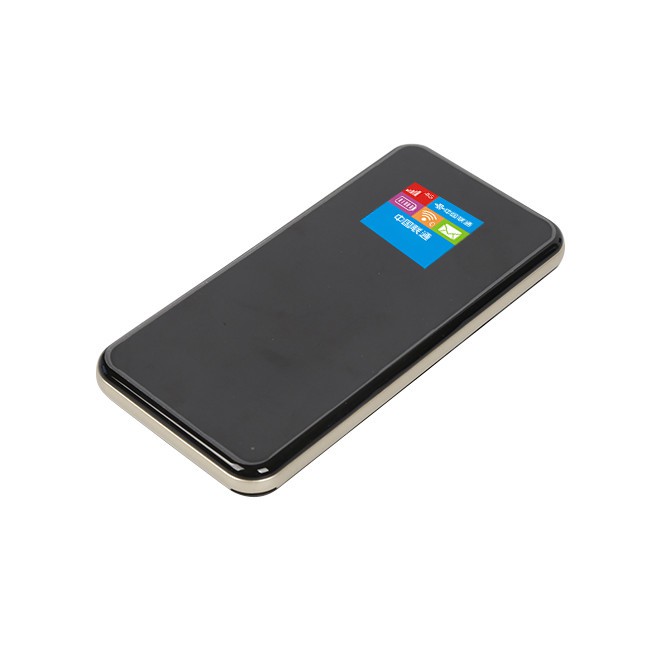 Ecran LCD și router Power Bank